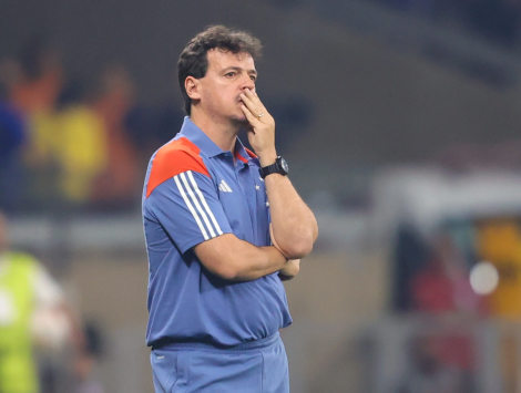 Fernando Diniz precisa mudar seu estilo de jogo?